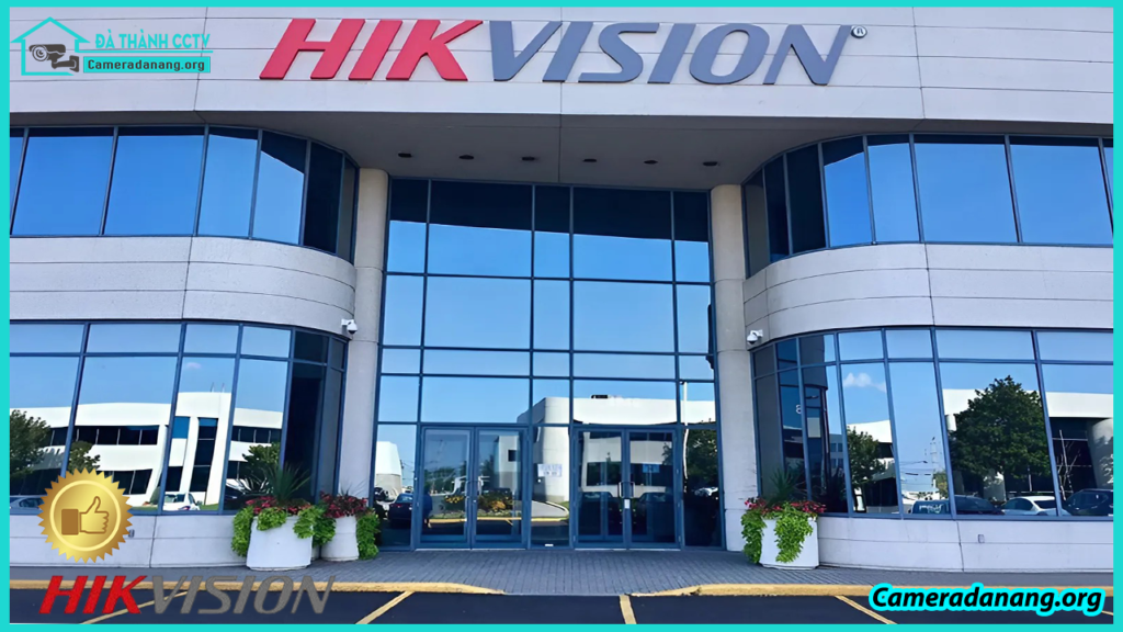 dau-ghi-hinh-4-kenh-turbo-hd-5-hikvision-ds-7204hghi-m1-1